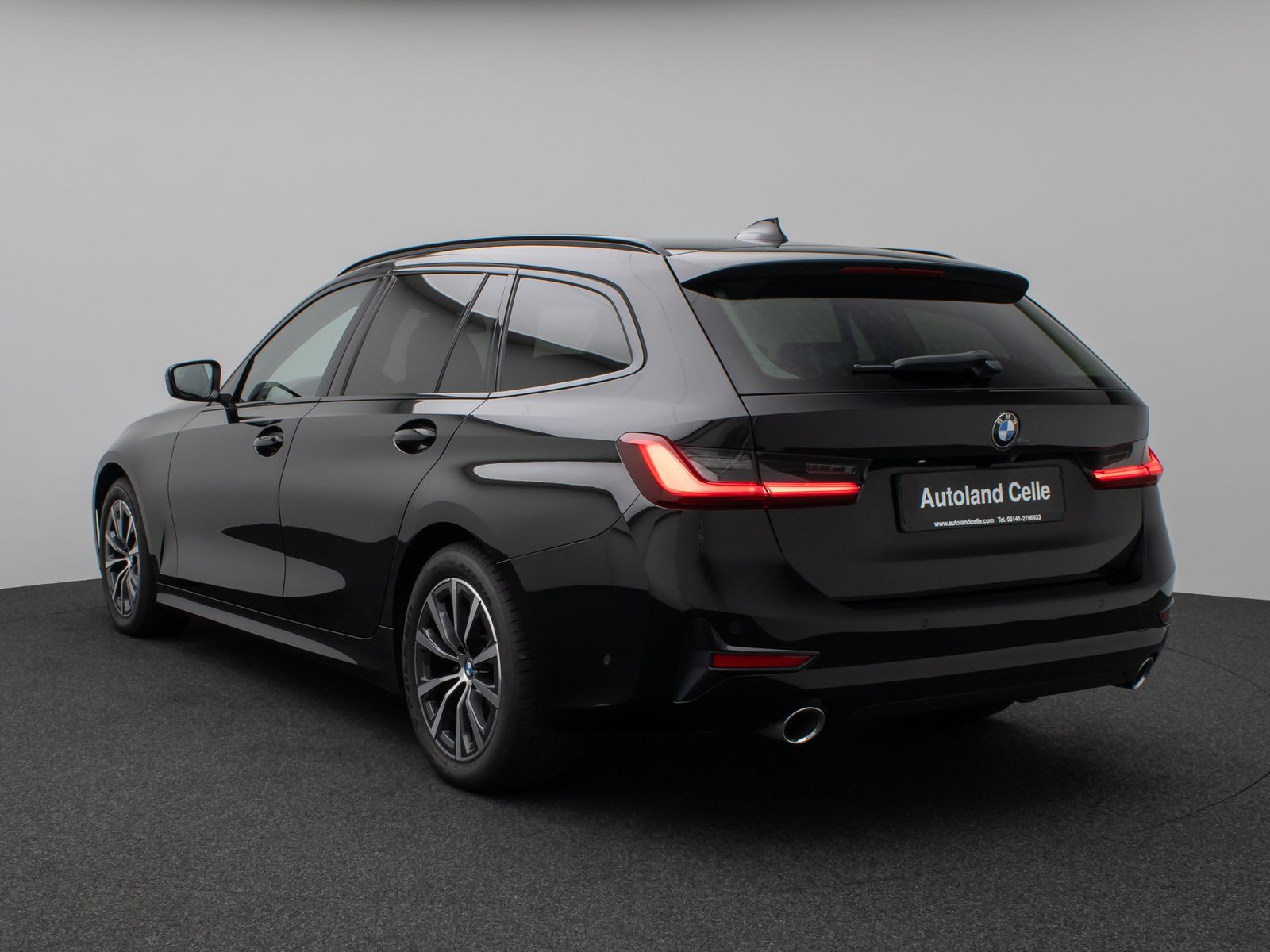 Fahrzeugabbildung BMW 320d  xD Sport Line Panorama Kamera HiFi Komfort