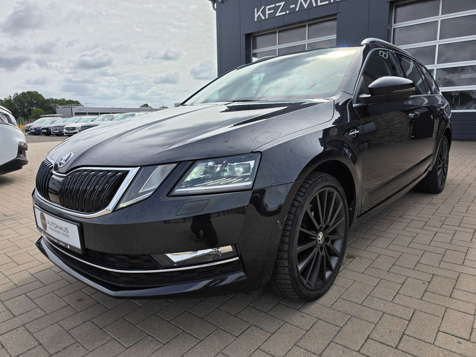 Skoda Octavia 2.0 L&K 4x4 TÜV Neu/Scheckh./LED/Pano. foto 6