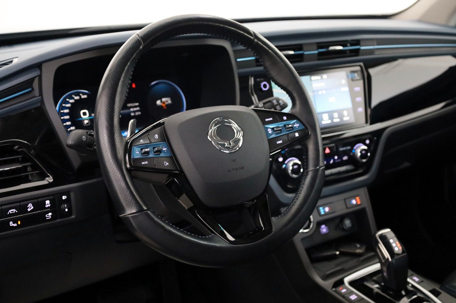 Fahrzeugabbildung Ssangyong Korando e-Motion Titanium Leder,Navi,LED,ACC,+WR