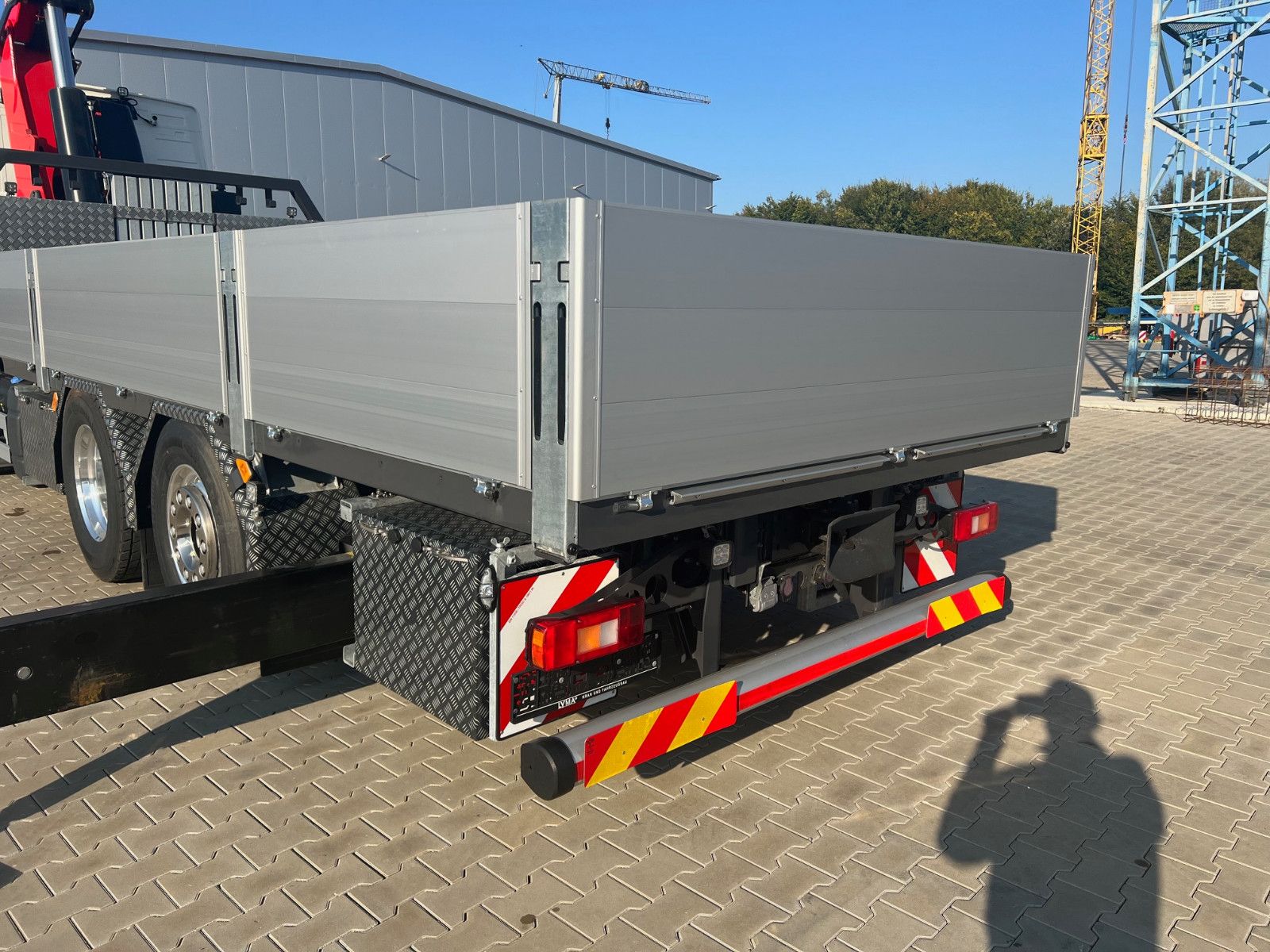 Fahrzeugabbildung Volvo FH 500 8x2 Kran F710 RA2.26