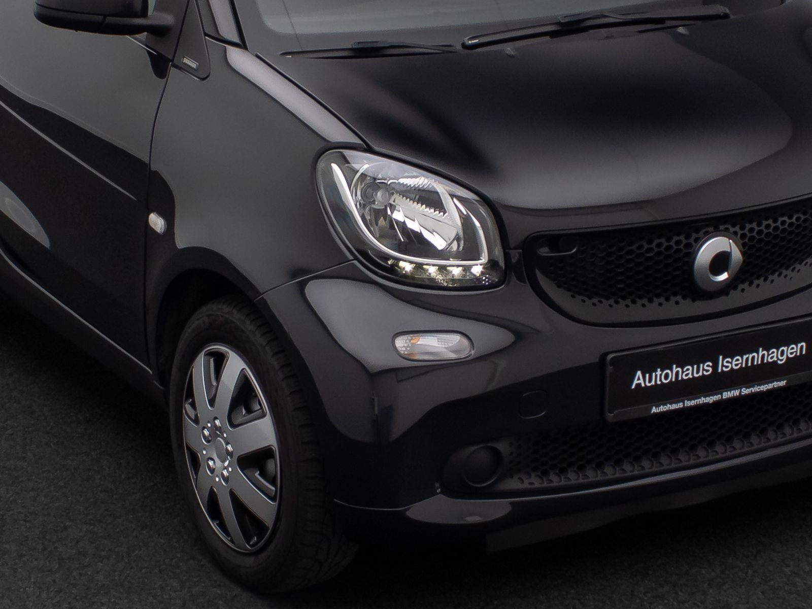 Fahrzeugabbildung Smart ForTwo Cabrio Tempomat Navi JBL Sitzhzng KlimaAT