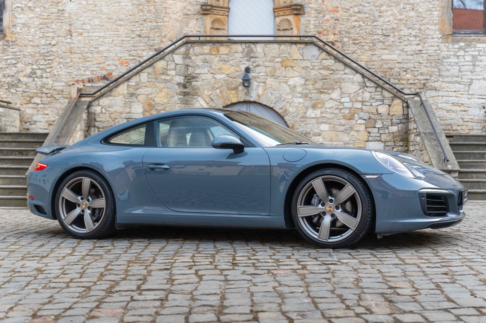 Fahrzeugabbildung Porsche 911 Carrera Coupe Sport-Chrono PASM KAM PDLS
