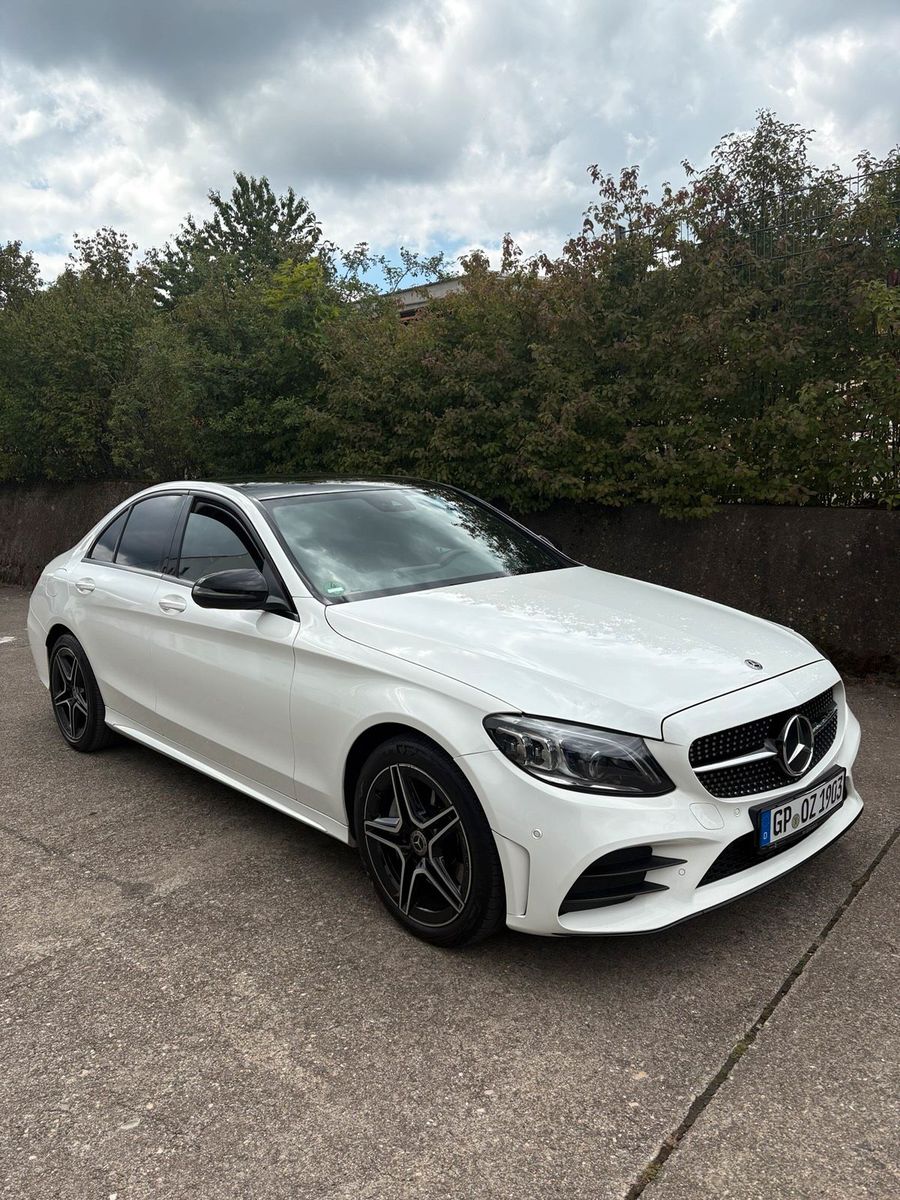 MERCEDES-BENZ C400 4 Matic amg line/Night packet/Pano TÜ...