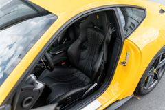 Fahrzeugabbildung Ferrari F12 Berlinetta Giallo Modena *MwSt./Scheckheft*