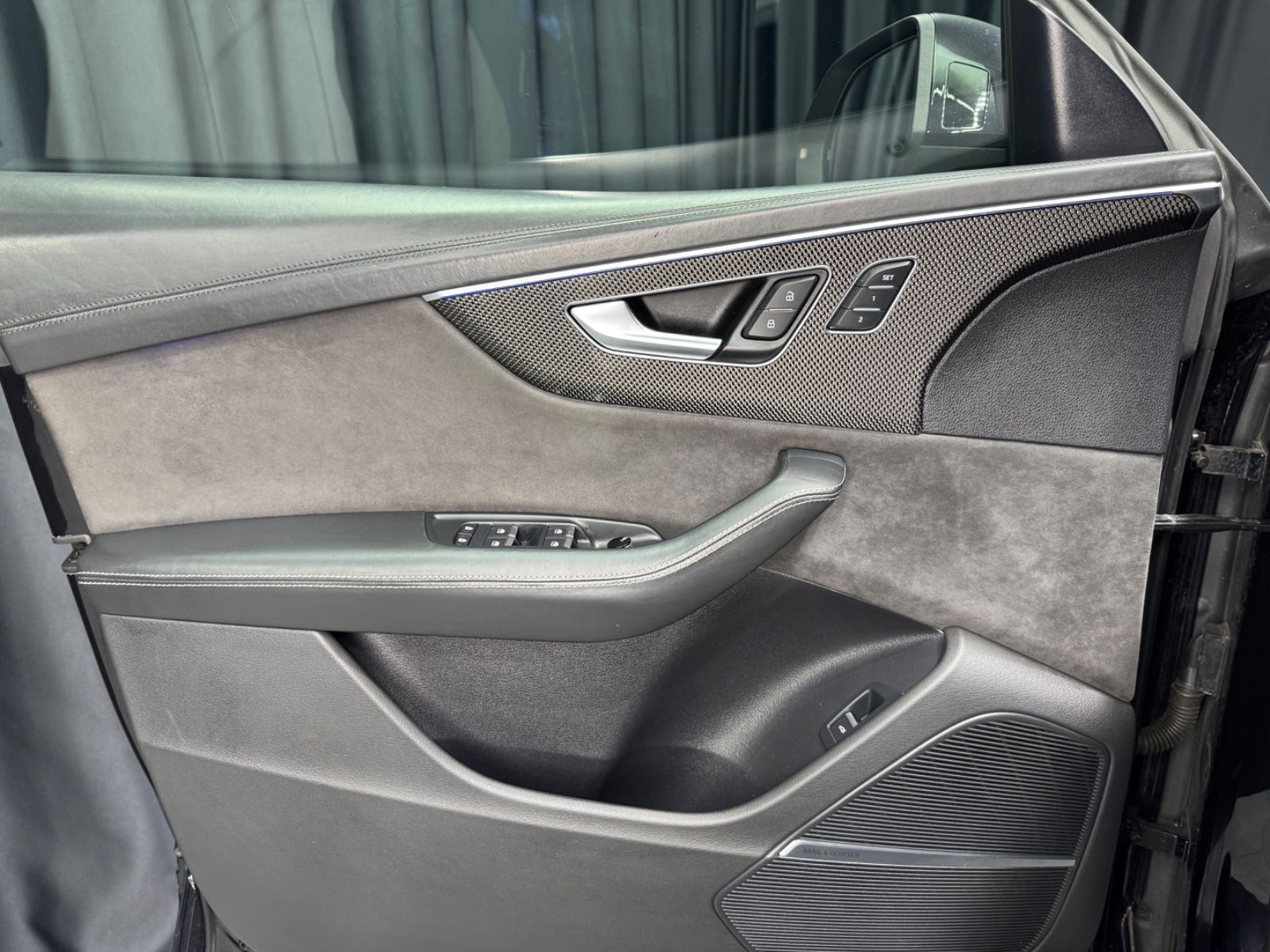 Fahrzeugabbildung Audi SQ8 4.0TDI QUATTRO|MASSAGE|B&O|CARBON|MATRIX|HuD