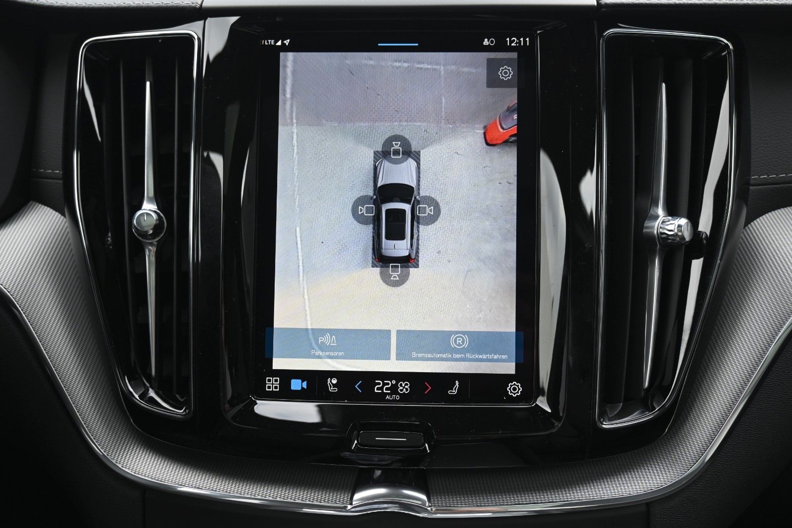 Fahrzeugabbildung Volvo XC60 B5 AWD Ultra Black Edition*LED*PANO*360*B&W