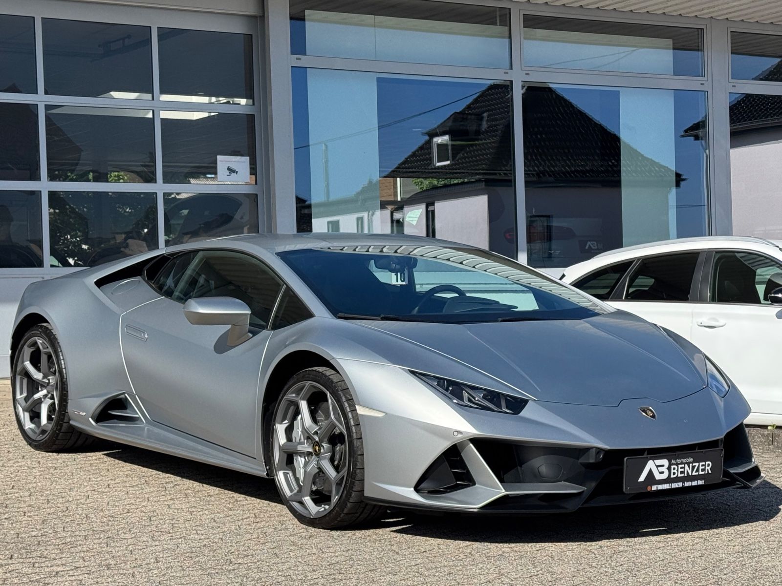 Fahrzeugabbildung Lamborghini Huracán EVO V10 /LIFT/SENSONUM/KAMERA/ACC