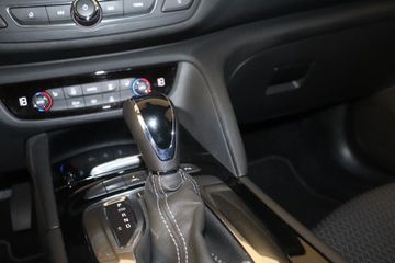 Fotografie des Opel Insignia Sports Tourer 2.0 Diesel Aut. Business