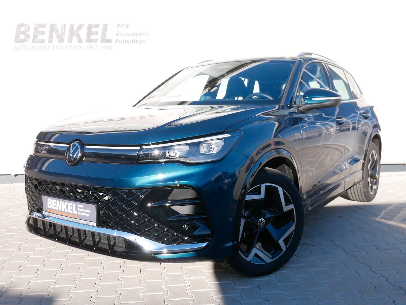 Fahrzeugabbildung Volkswagen Tiguan 2.0 R-Line NEU63T DSG AHK Kamera Matrix