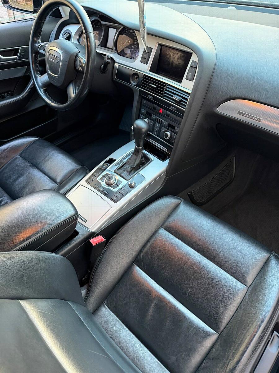 Audi  2010 — photo 9