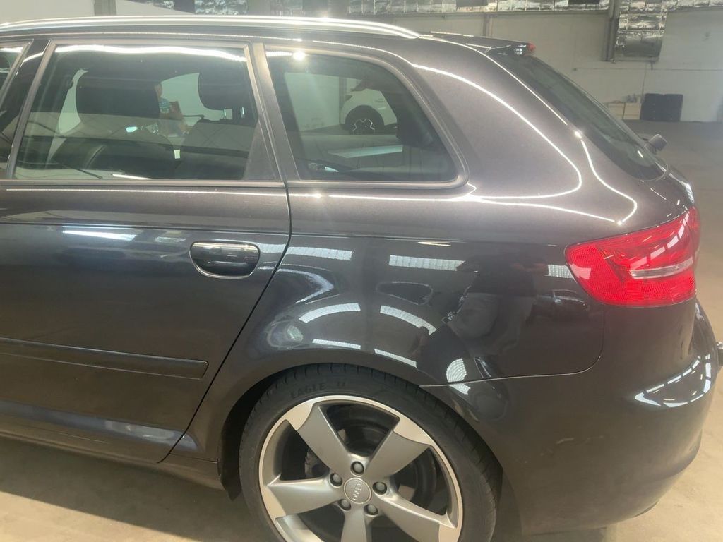 1.4 TFSI S-line Bi-Xenon AHK Tempomat 1.Hand
