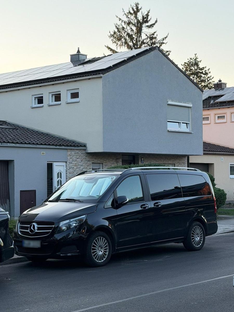 Mercedes-Benz V 220