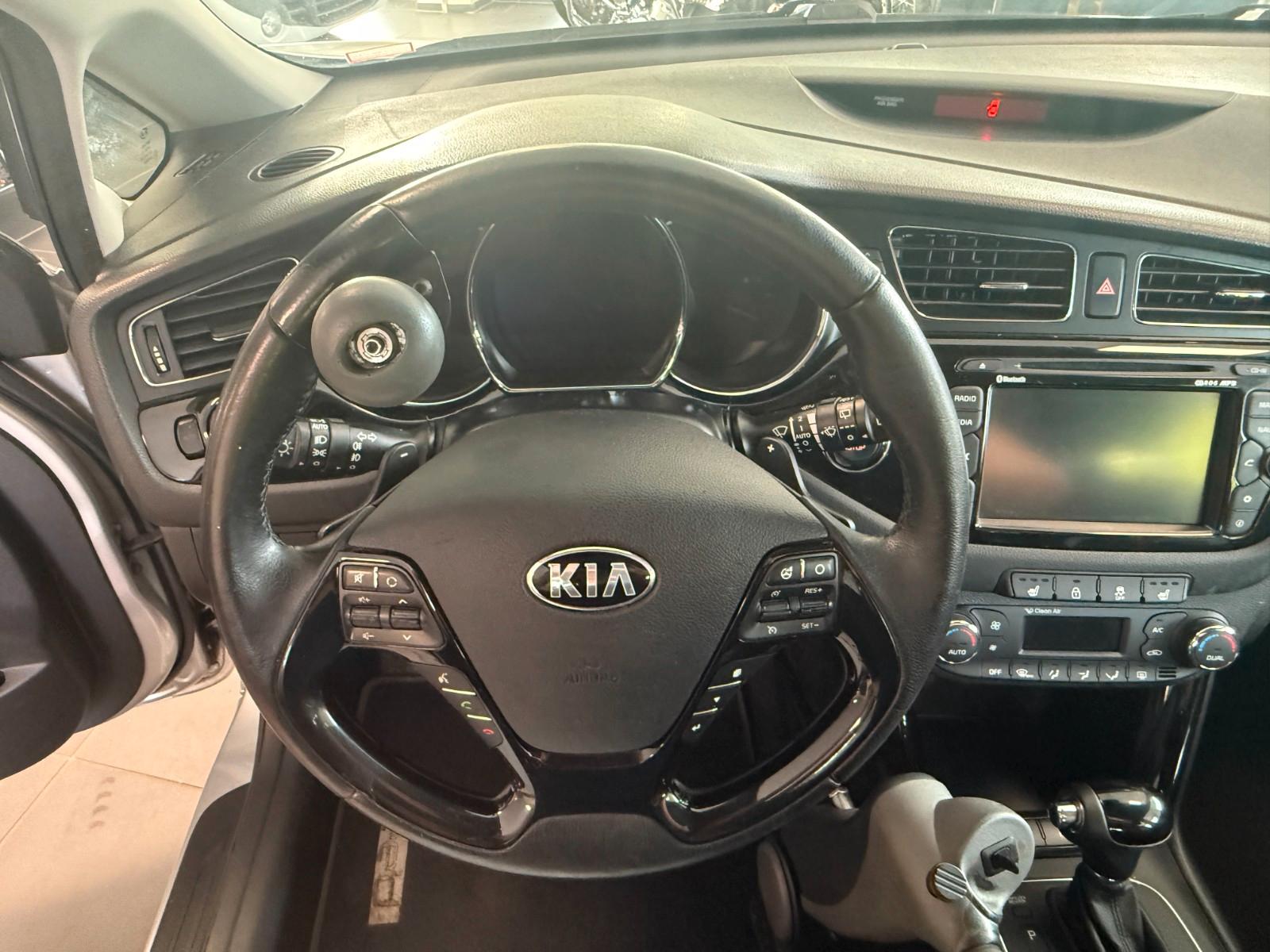 Kia Ceed Sportswagon Spirit Behindertenger. Handgas