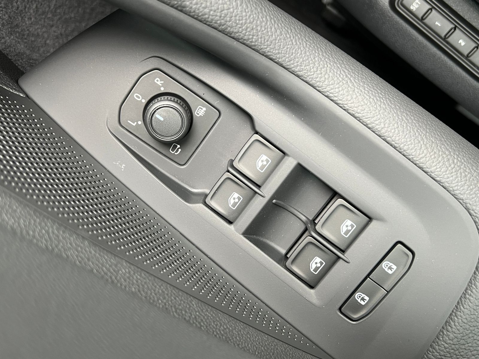 Fahrzeugabbildung SKODA Superb Combi L&K 2.0 TDI DSG 4x4 *AHK, Matrix-LE