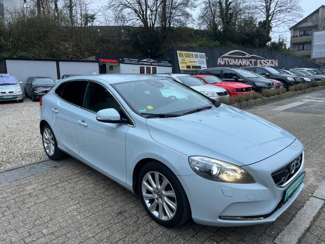 Volvo V40 Momentum*TÜV NEU*KAMERA*GARAGENAUTO*2 HAND*