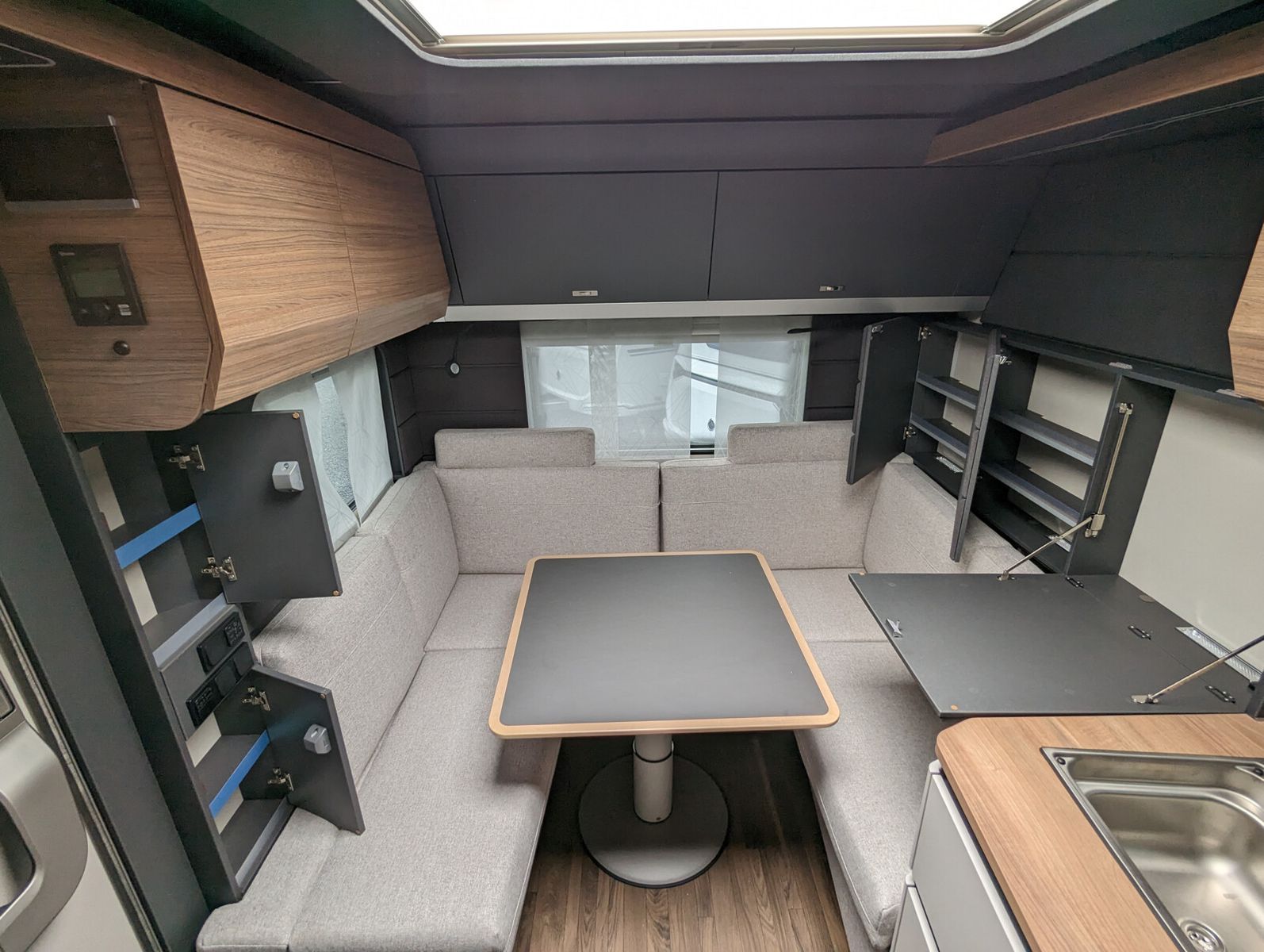 Fahrzeugabbildung Knaus Azur 500 FU Truma 6E, Fussbodenerwärm, LED