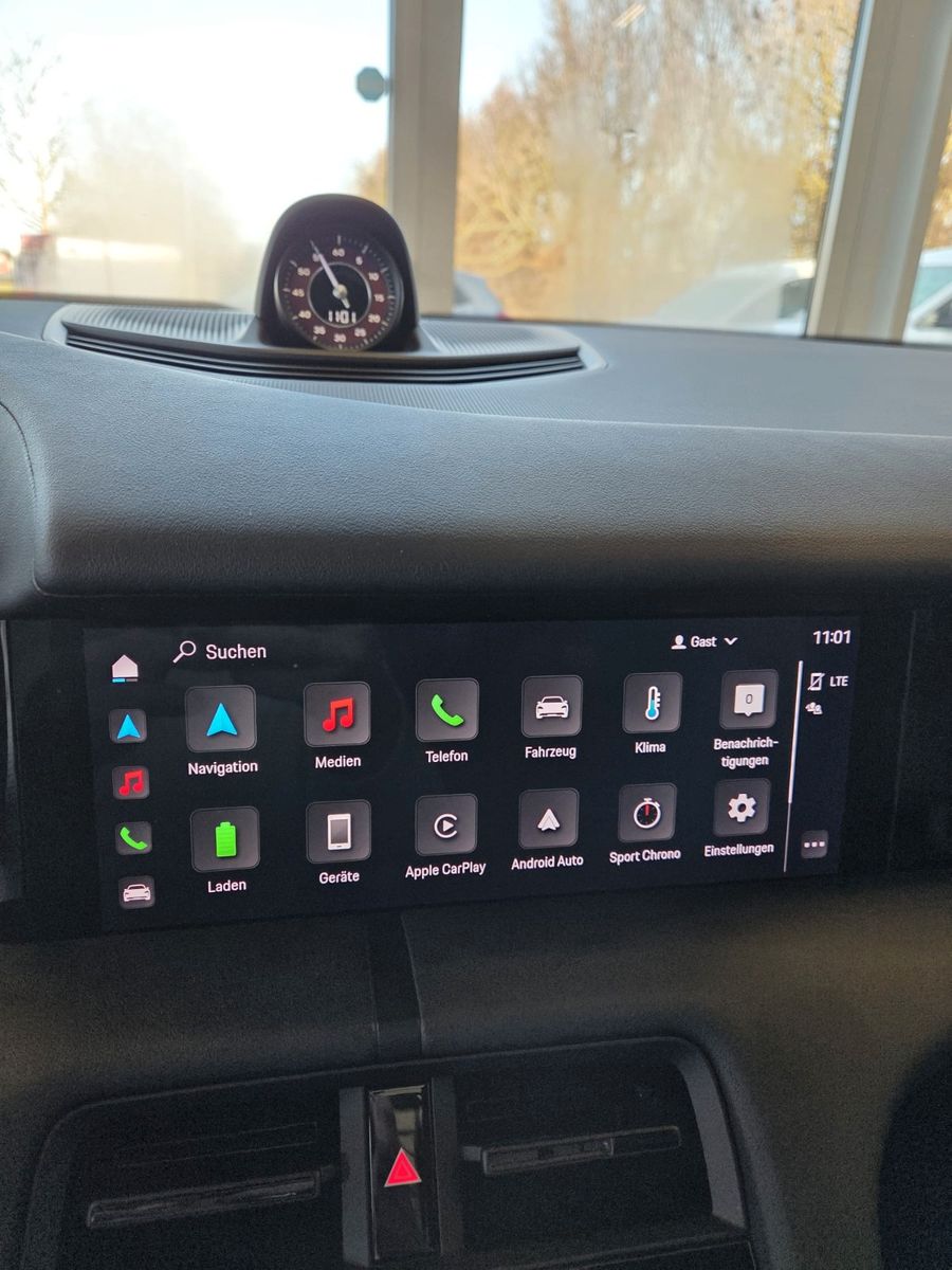 Fahrzeugabbildung Porsche Taycan Basis/Panodach/Sportchrono/21 Zoll