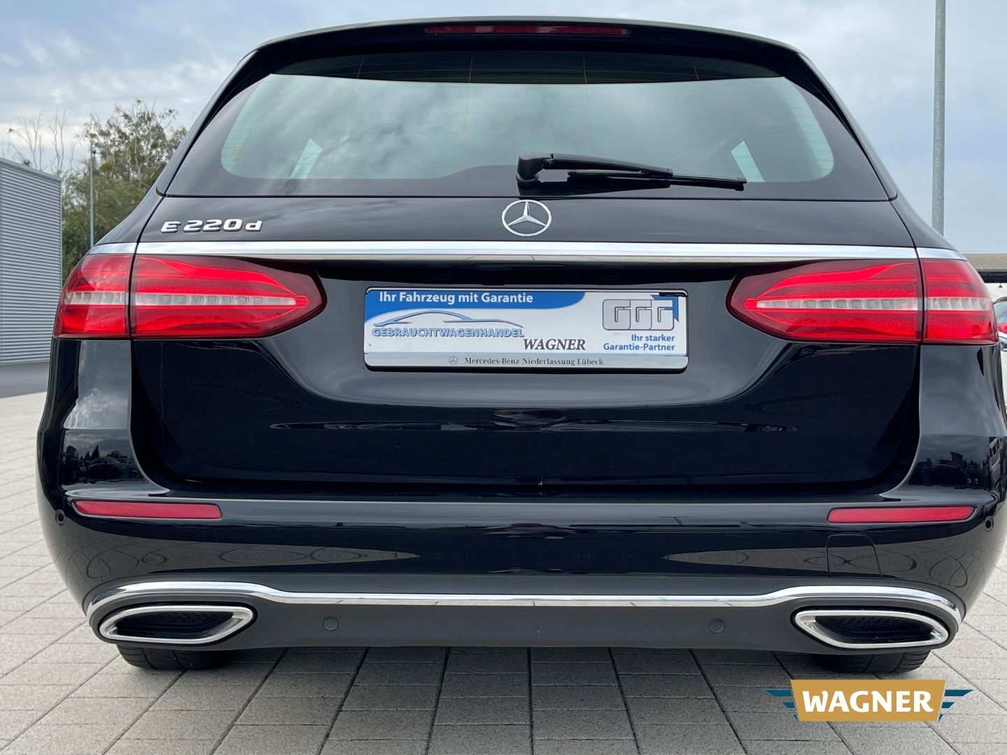 Fahrzeugabbildung Mercedes-Benz E 220 T LED-Scheinwerfer Elektr. Sitze Sitzheizu
