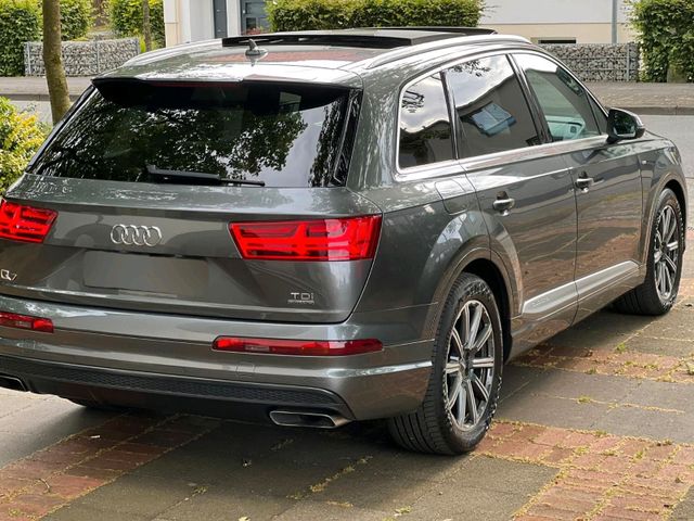 Audi Q7 4M Quattro 1 Hand