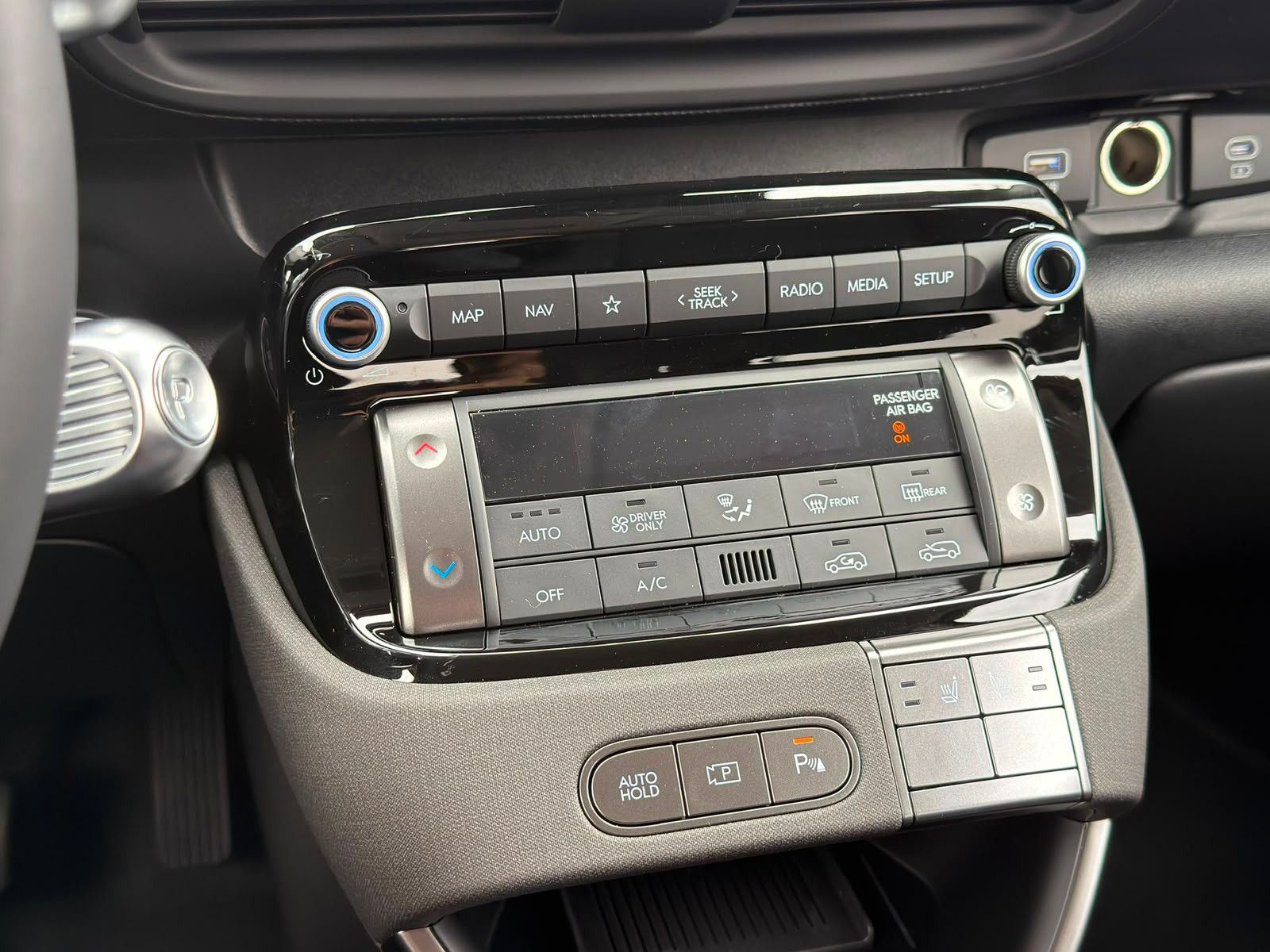 Fahrzeugabbildung Hyundai INSTER Trend 85kW *RW370KM*Totwinkel*ACC*360°