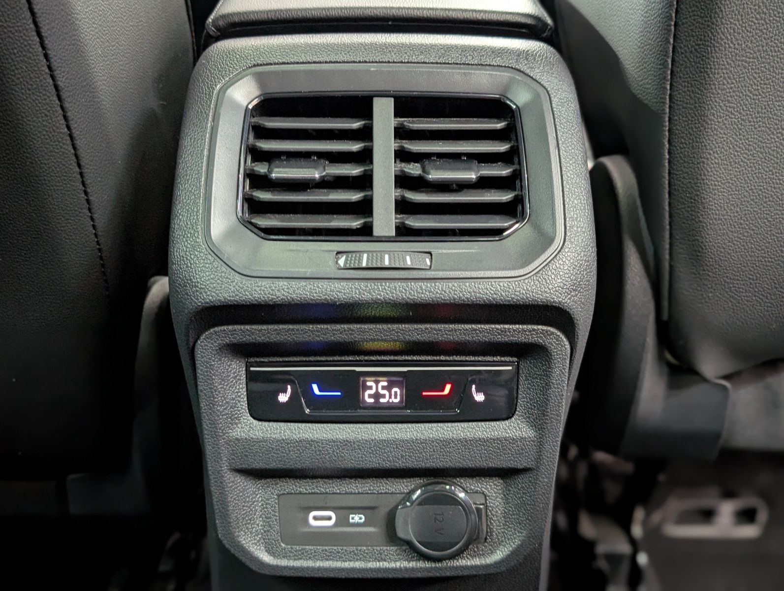 Fahrzeugabbildung SEAT Tarraco FR AHK PANO ACC VIRT APP MEMO BEATS StHz