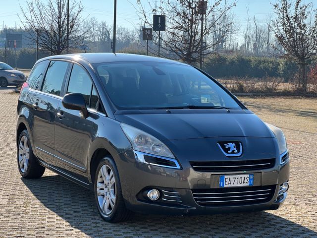 Peugeot 5008 2.0 HDi 150CV Féline 7 Posti