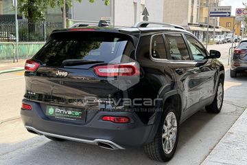 Jeep Cherokee - 4