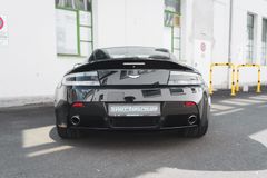 Fahrzeugabbildung Aston Martin V12 Vantage Carbon Black Edition *MwSt / Manual*