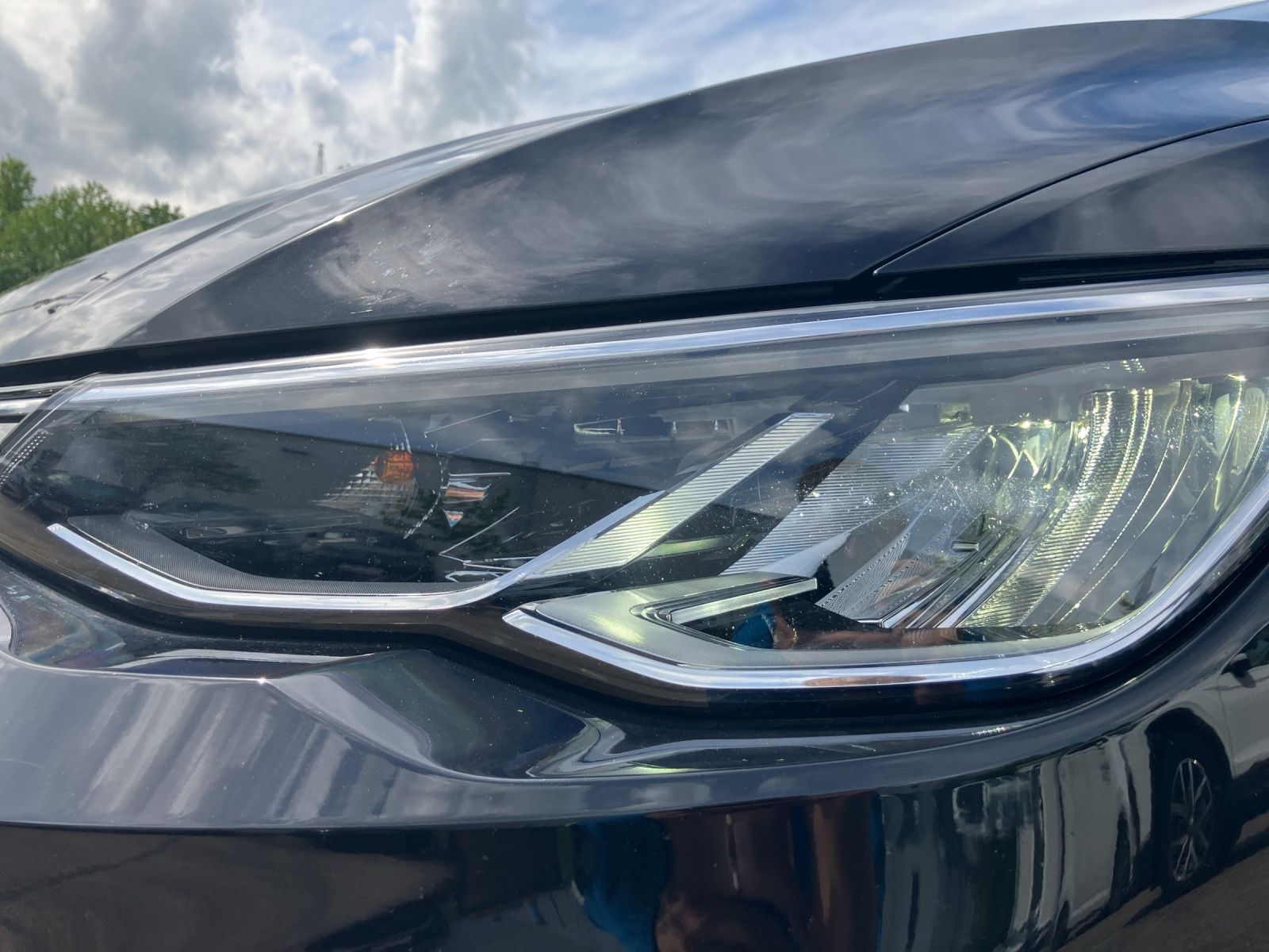 Fahrzeugabbildung Volkswagen Golf VIII Variant TDI Life LED Navi ACC AHK SHZ