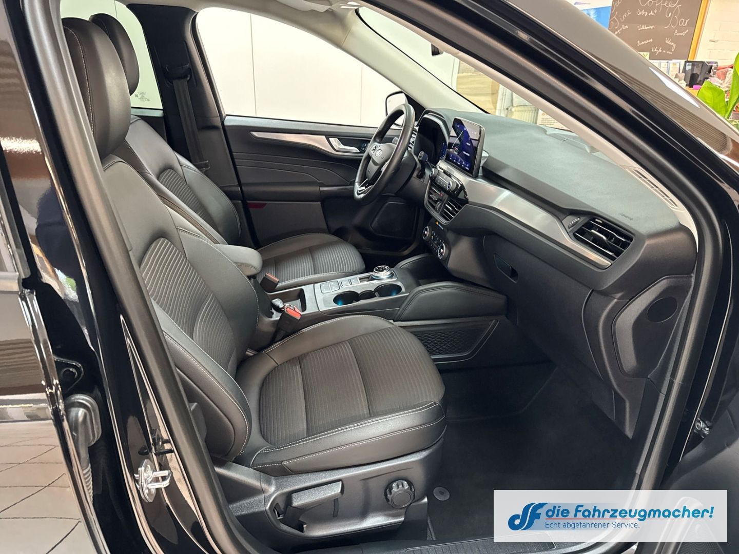 Fahrzeugabbildung Ford Kuga Titanium X Navi Digitales Cockpit Soundsyst