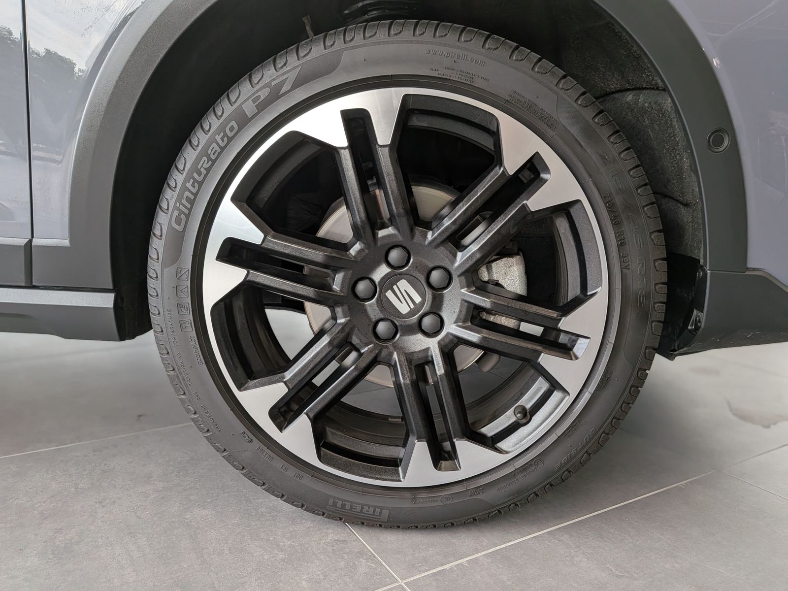 Fahrzeugabbildung SEAT Arona 1.5 TSI FR-LINE Black AHK*ACC*KAMERA*LED