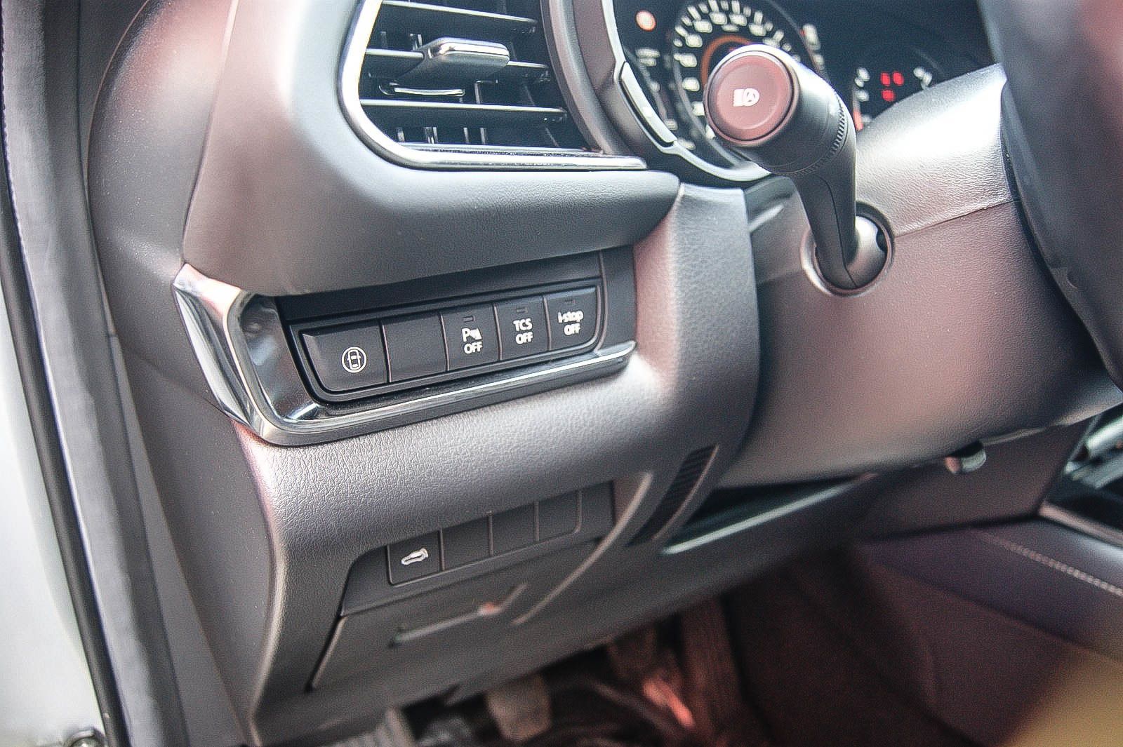 Fahrzeugabbildung Mazda CX-30 2.0 SKYACTIV-G M Hybrid DESIGN HEADUP LED