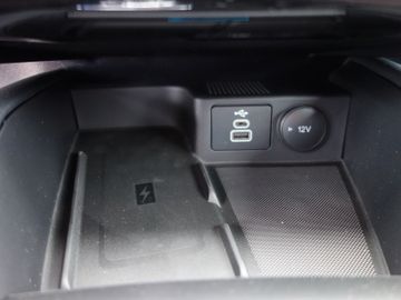 Bild 26 Ford Kuga 2.5 FHEV 190PS ST-Line PDC Kamera Navi