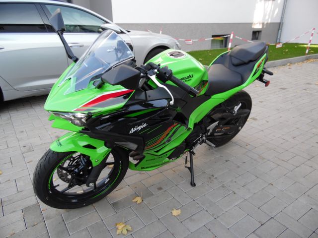 Kawasaki Ninja 500 SE/ 33 kW A2