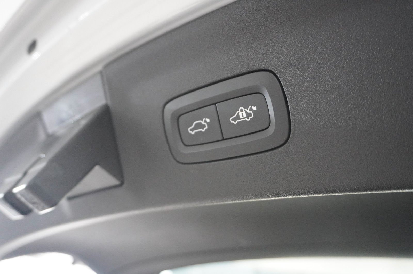 Fahrzeugabbildung Polestar 2 Long Range DUAL-MOTOR NAVI/LED/360°/VIRT/PILOT