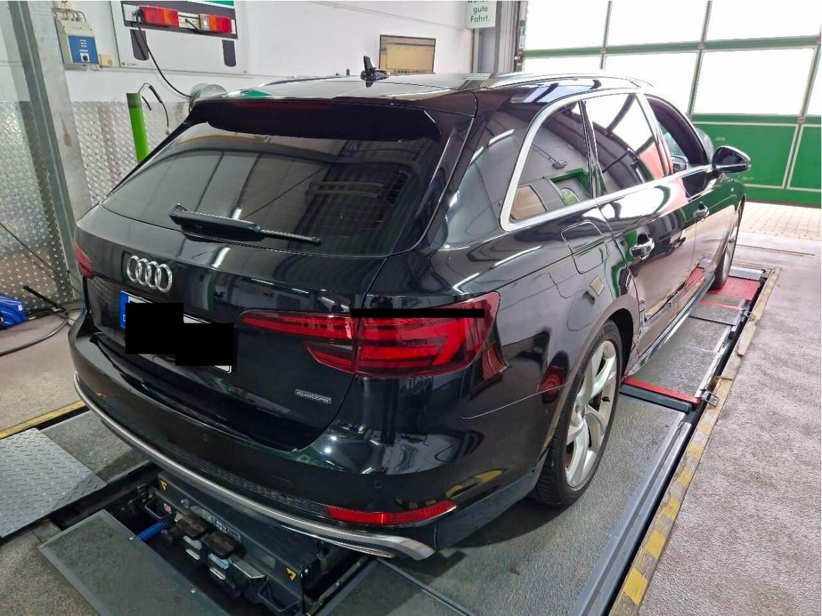 Audi A4 Avant 45 TFSI quattro S-line S-tronic