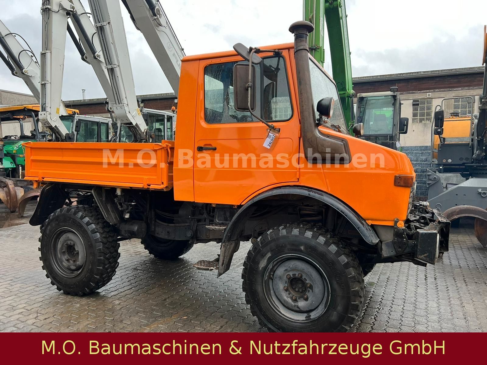 Fahrzeugabbildung Unimog U 1000/ 424