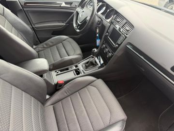 Volkswagen Golf - 9
