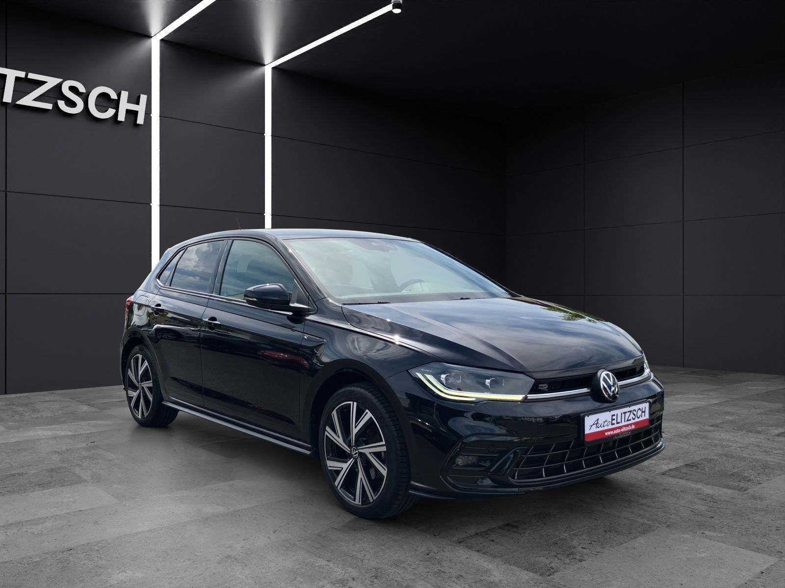 Fahrzeugabbildung Volkswagen Polo TSI R-line DSG Matrix AID RFK SH LM