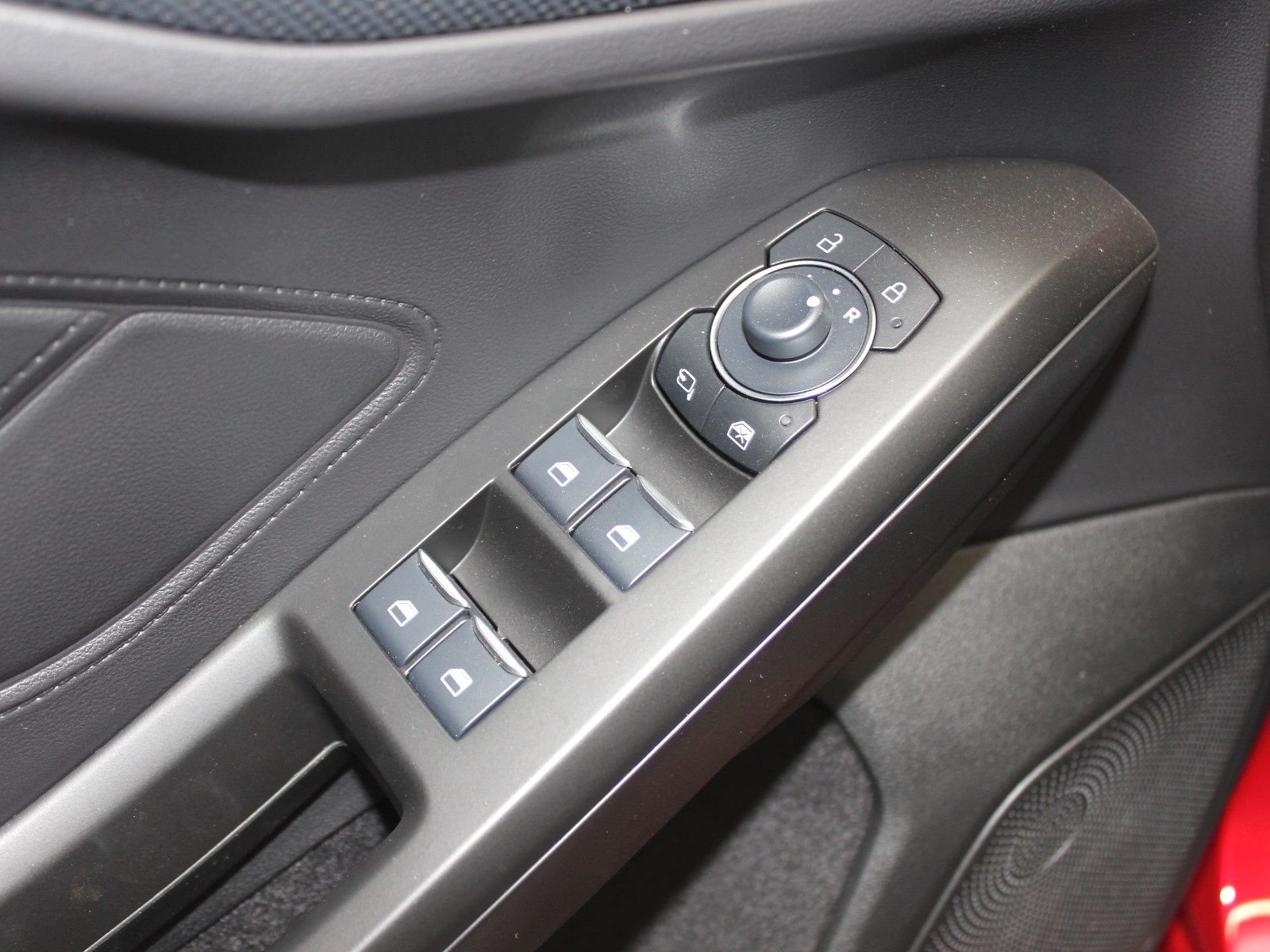 Fahrzeugabbildung Ford Focus ST-Line 1,0 EcoBoost Mild Hybrid
