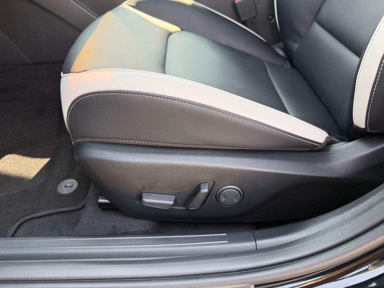 Fahrzeugabbildung Kia K4 1.6T 180 DCT GTL DWP+ SZ SD