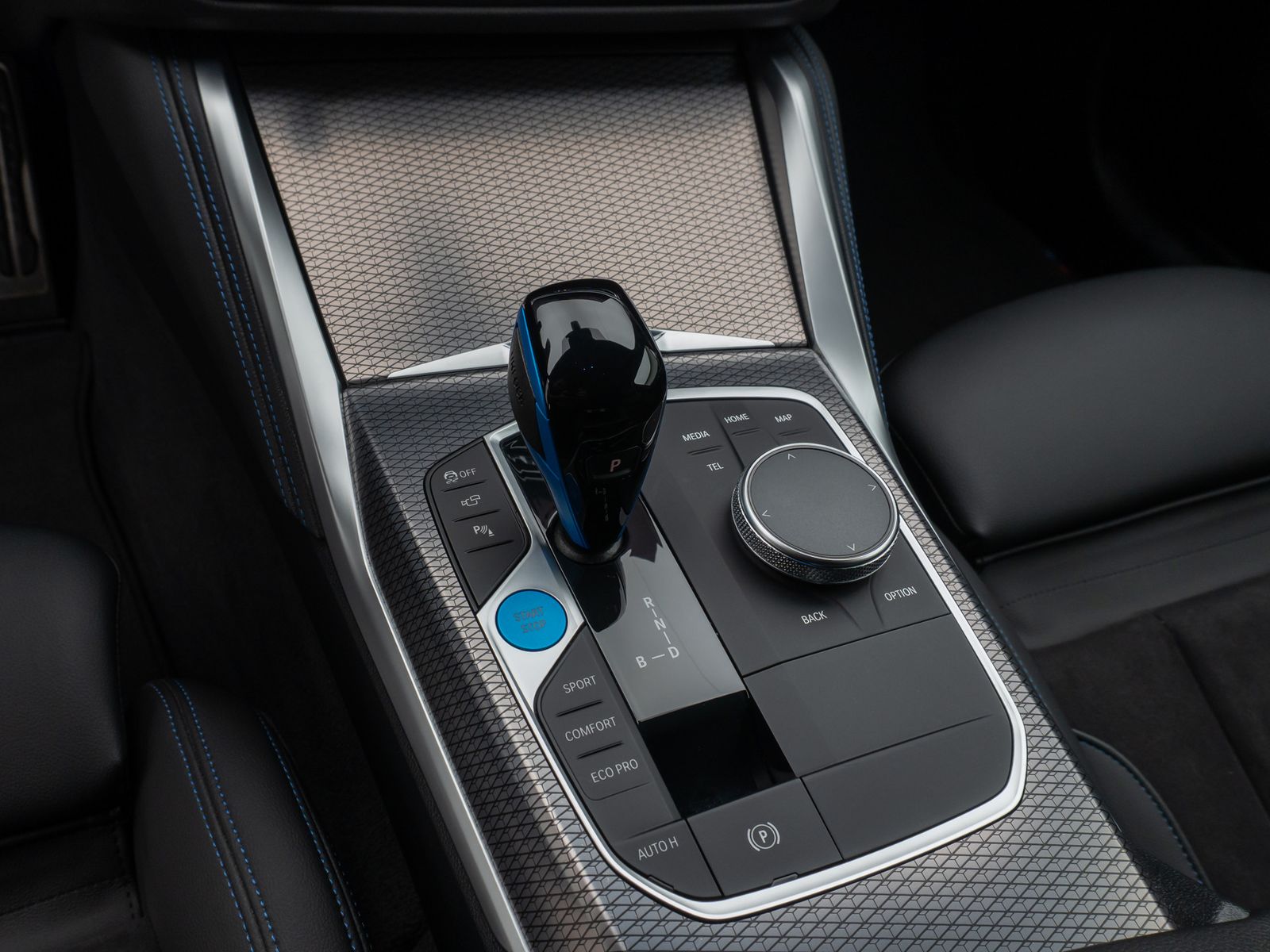 Fahrzeugabbildung BMW i4 eD40 M Sport 360°DAB H/K Komfort Alarm 19Zoll