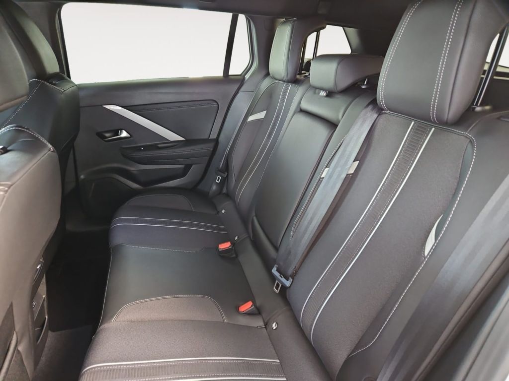 Fahrzeugabbildung Opel Astra Sports Tourer 1.2 Turbo Automatik GS