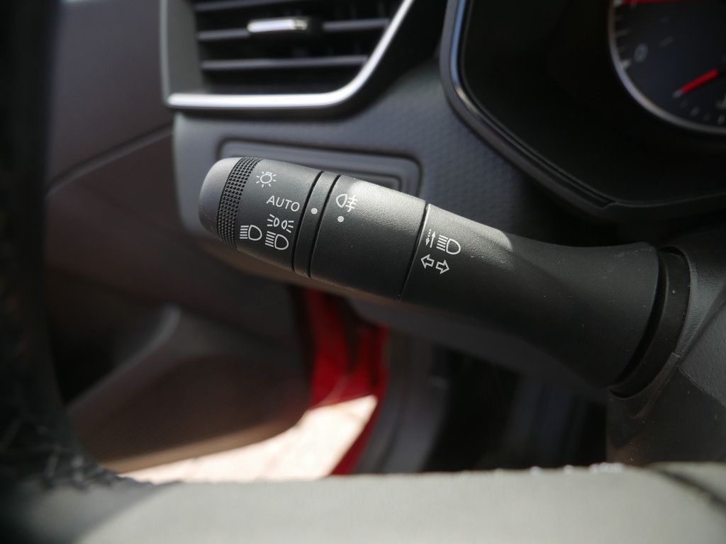 Fahrzeugabbildung Renault Clio Equilibre SCe 65 KLIMA LED SCHEINWERFER