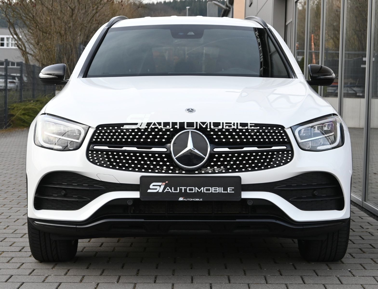 Fahrzeugabbildung Mercedes-Benz GLC 200 4MAT. AMG LINE °AHK°NIGHT-PAKET°BUSINESS