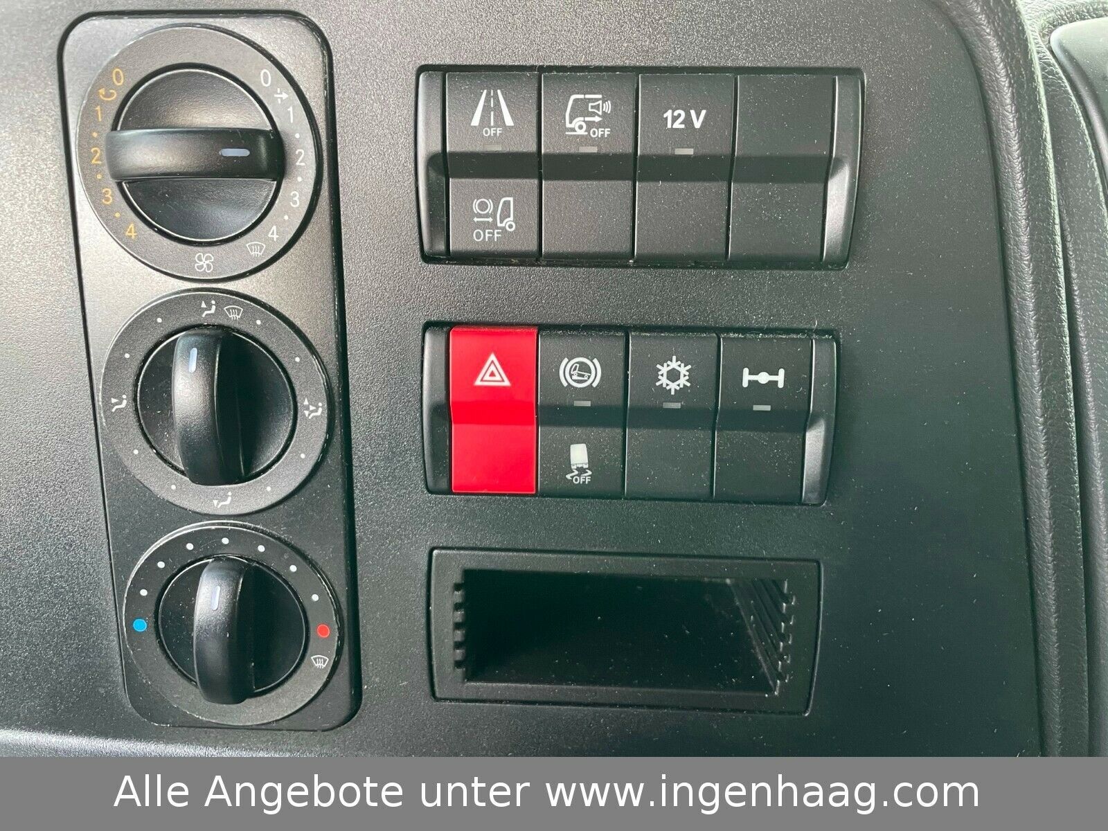 Fahrzeugabbildung Mercedes-Benz Atego 1524 L TK Carrier Schmitz Aufbau LBW/Aut.