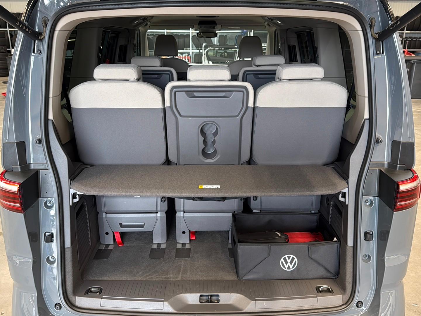 Volkswagen T7 Multivan Edition ACC Navi RFK IQ-LED 3-ZK, миниатюра 11