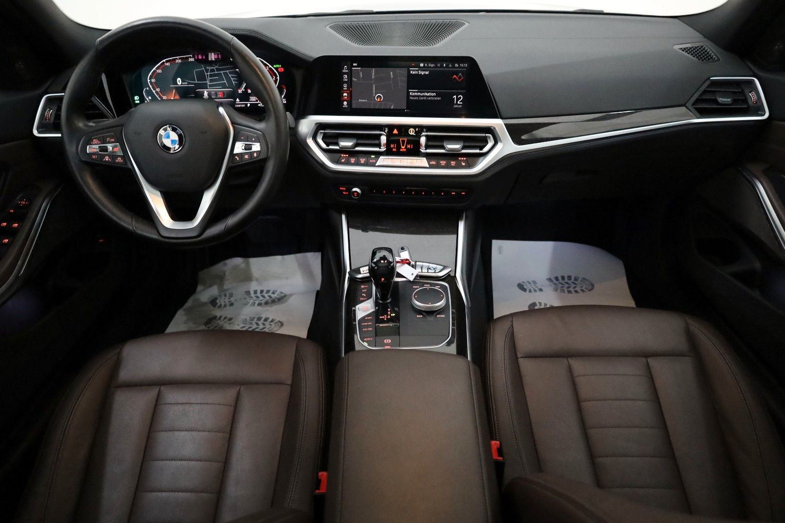 Fahrzeugabbildung BMW 330dA xDrive Luxury Line Leder,Navi,LED,SH,SD