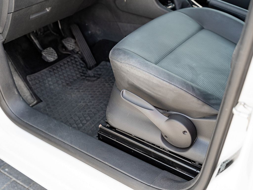 Fahrzeugabbildung Volkswagen Caddy 1.2 TSI Kasten LEDER SHZ USB el. FH