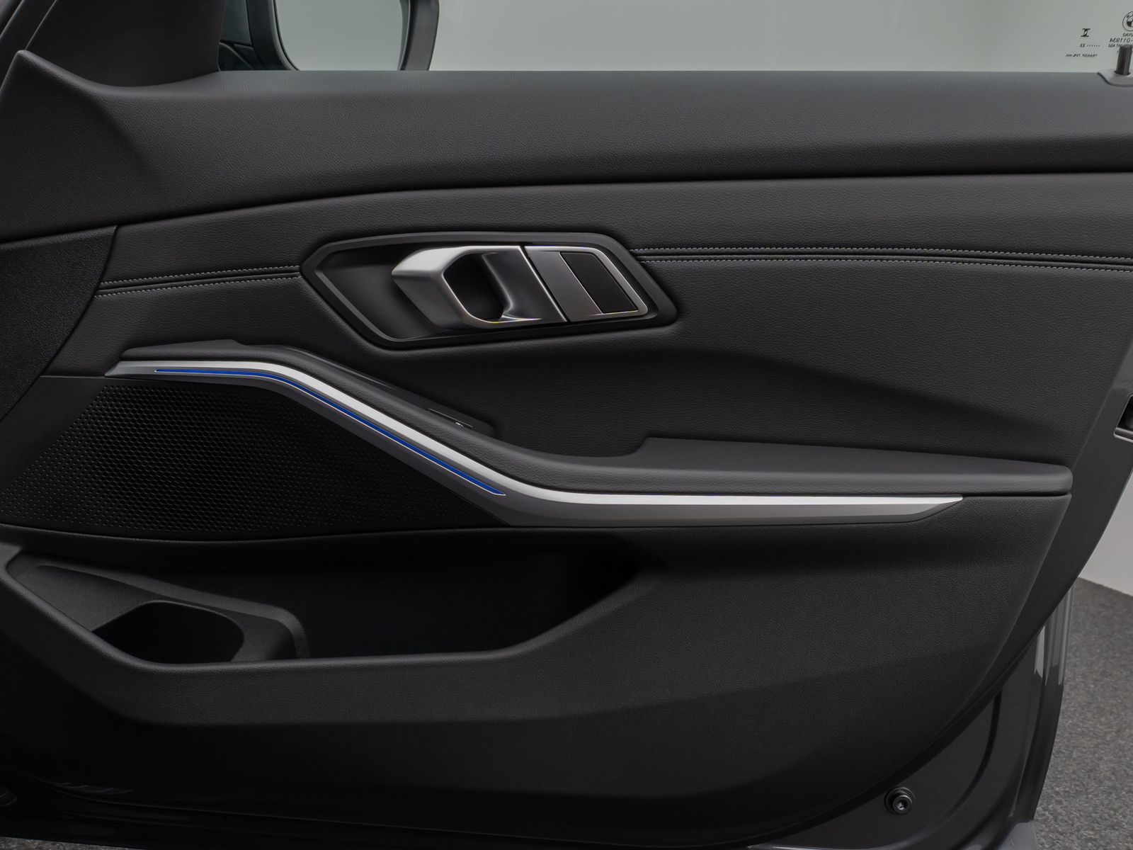Fahrzeugabbildung BMW 318d Kamera DAB Sport Alarm Geschwindigkeitsreg